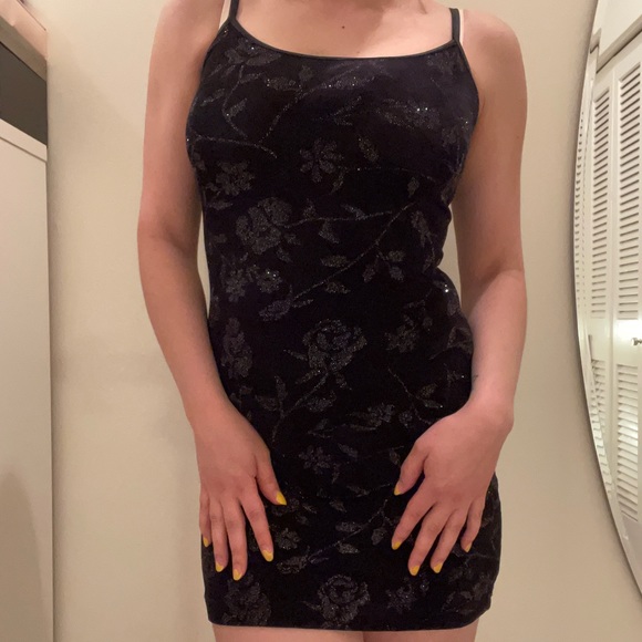 Black Bodycon Party Dress - Picture 2 of 4